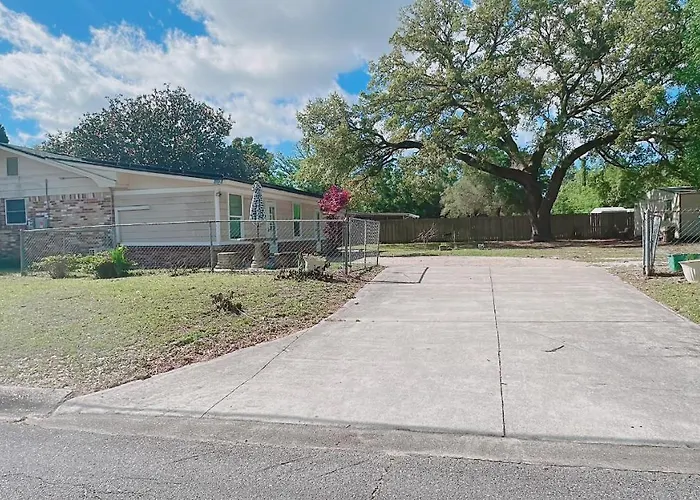 310 Priscilla Dr Apartment